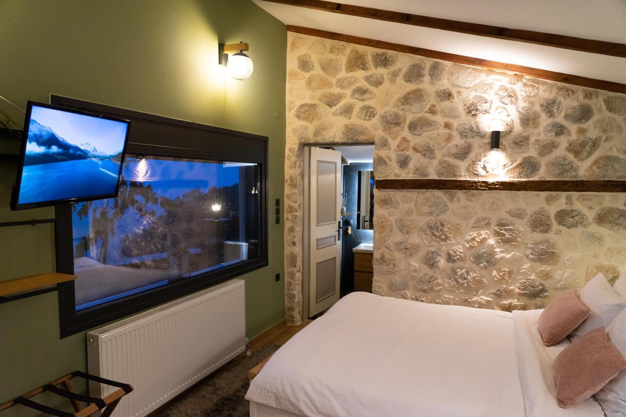 Tovouno Pension Plaka  Buitenkant foto