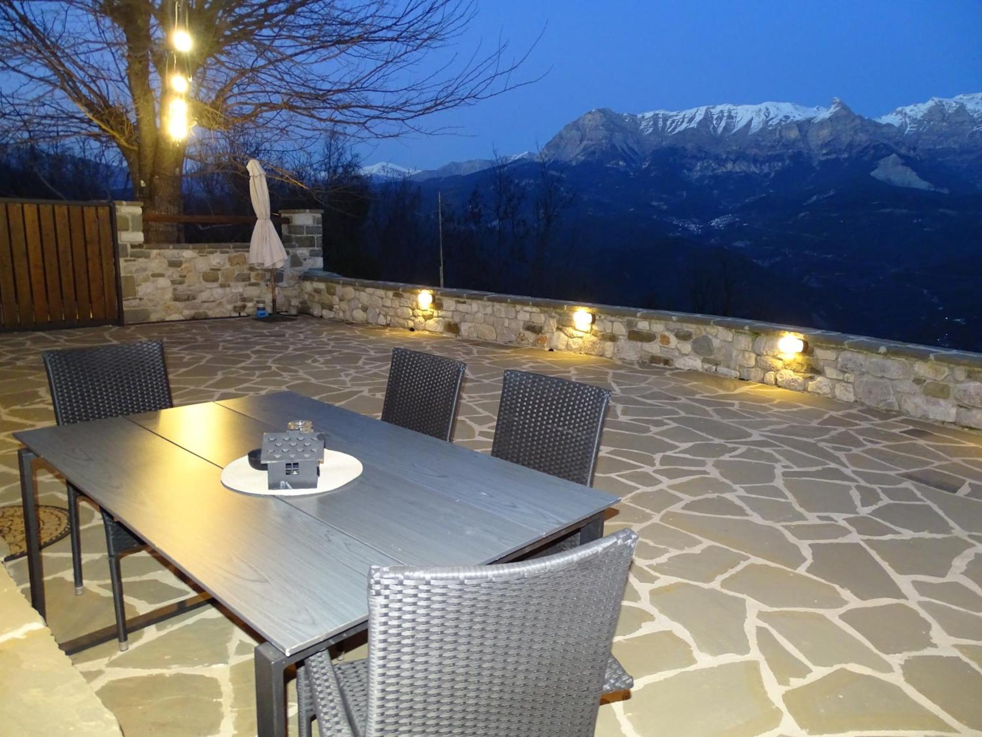 Tovouno Pension Plaka  Buitenkant foto